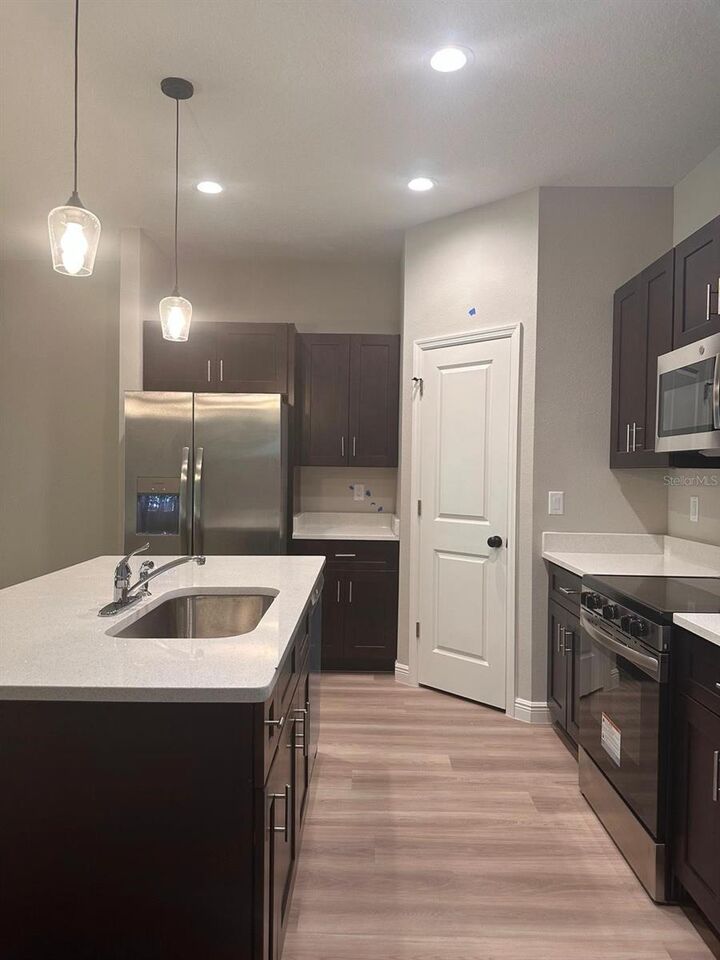 Property Photo:  1575 S Montgomery Street  FL 32720 