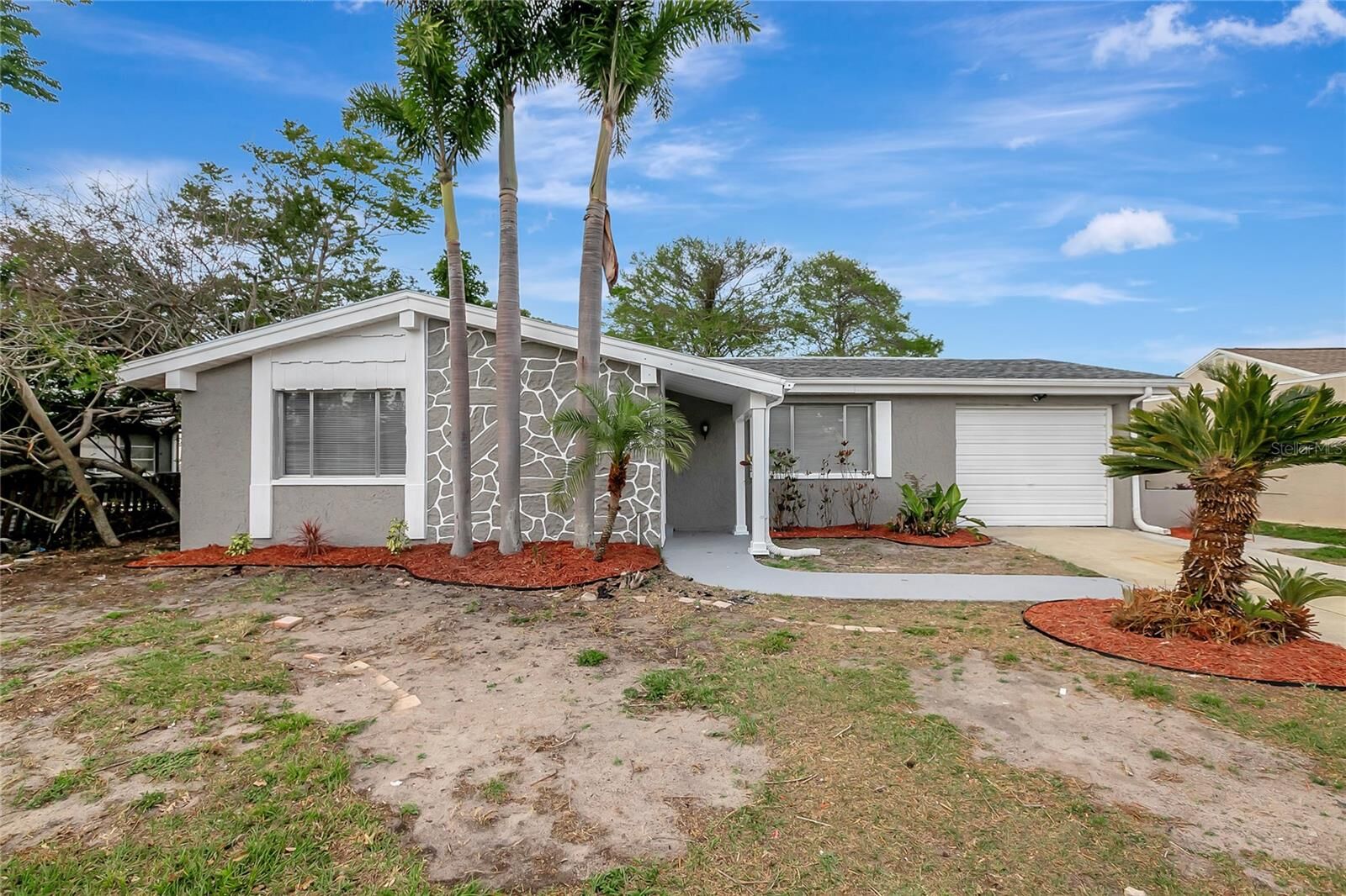 Property Photo: 4111 Stratfield Drive FL 34652