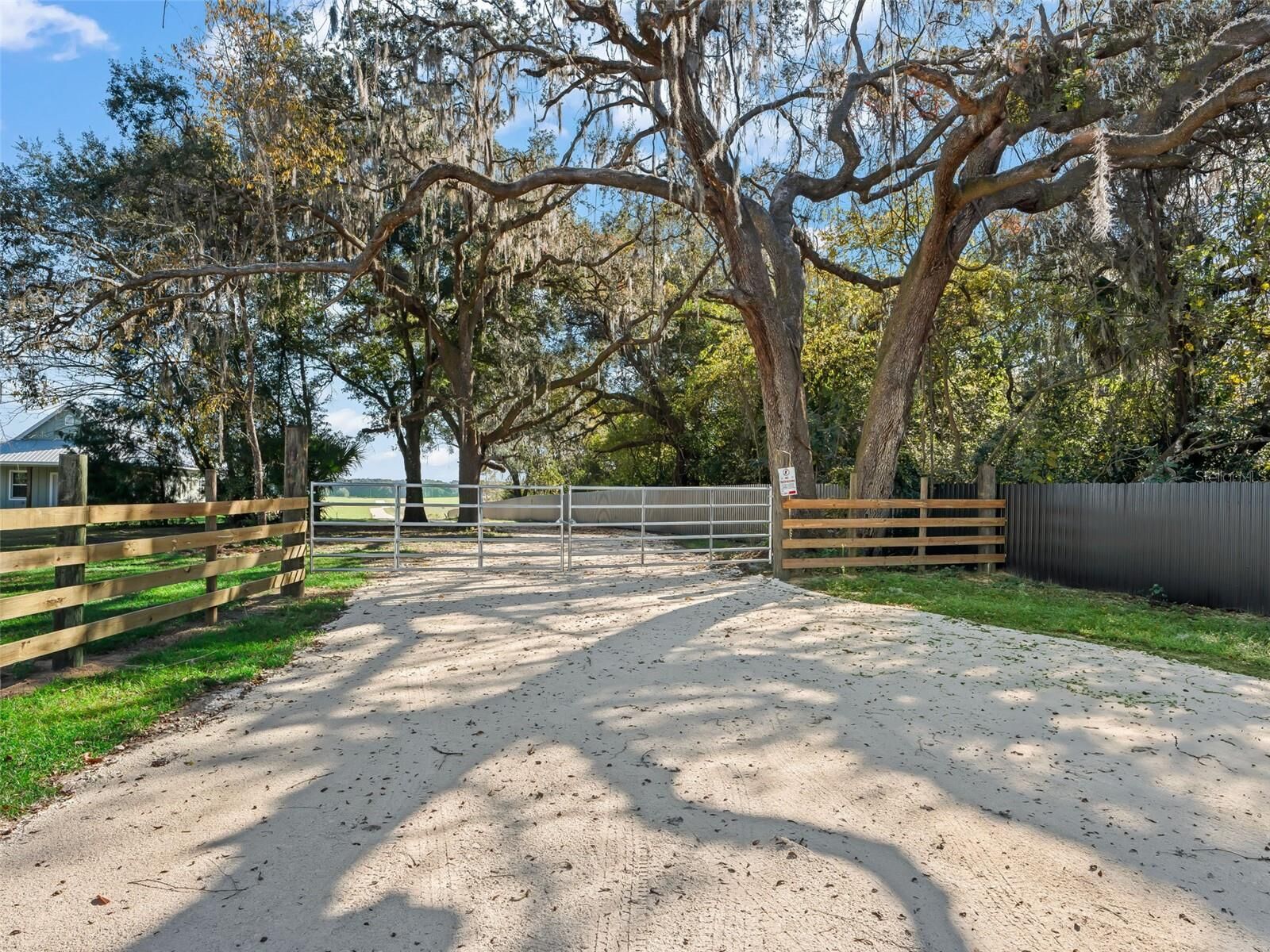 Property Photo:  Cr 635  FL 33513 