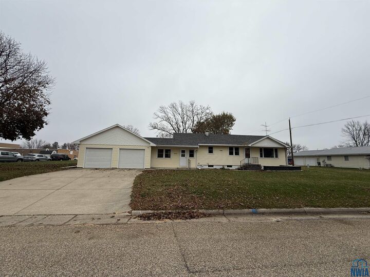 Property Photo: 501 Ash Street IA 51027