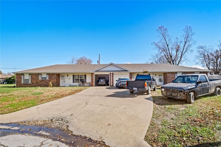 Property Photo: 1407 SE O Street AR 72712