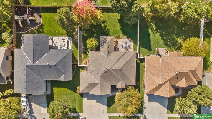 Property Photo: 18713 Edna Street NE 68136