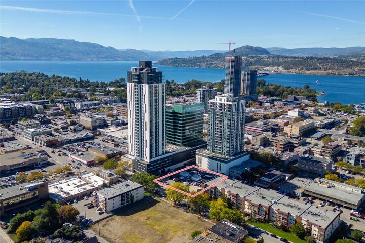 Photo de la propriété:  1464-1476 Bertram Street  BC V1Y 2G3 