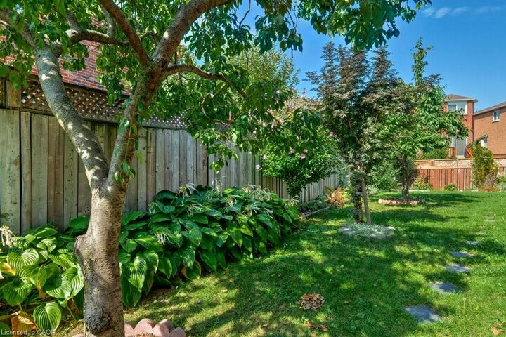 Photo de la propriété: 5255 Tagish Court ON L5R 2N6