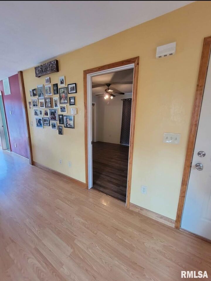 Property Photo: 1517 Monmouth Boulevard IL 61401