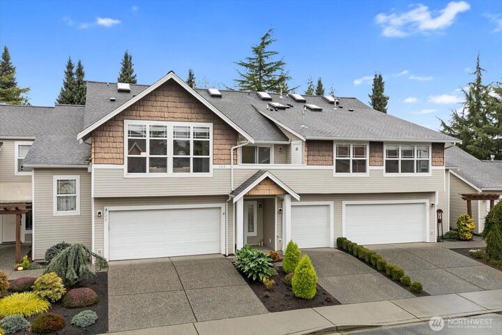 Property Photo: 7319 Centerville Court 703 WA 98292