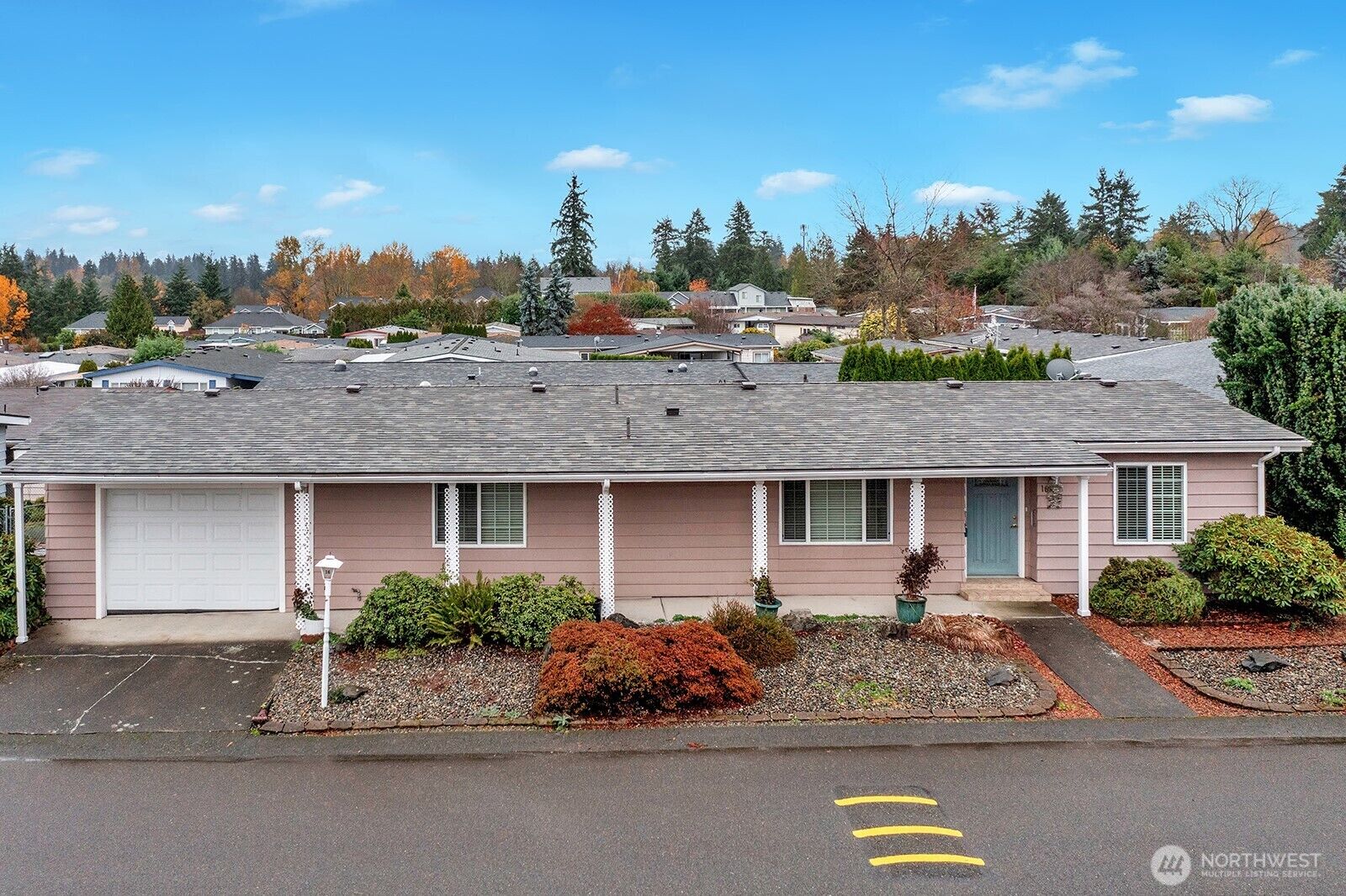 Property Photo:  2500  Alder Street 16  WA 98354 