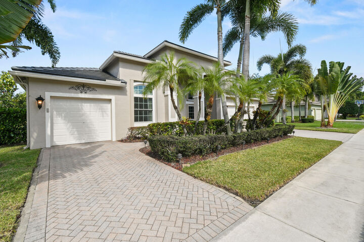 Property Photo:  9863 Royal Cardigan Way  FL 33411 