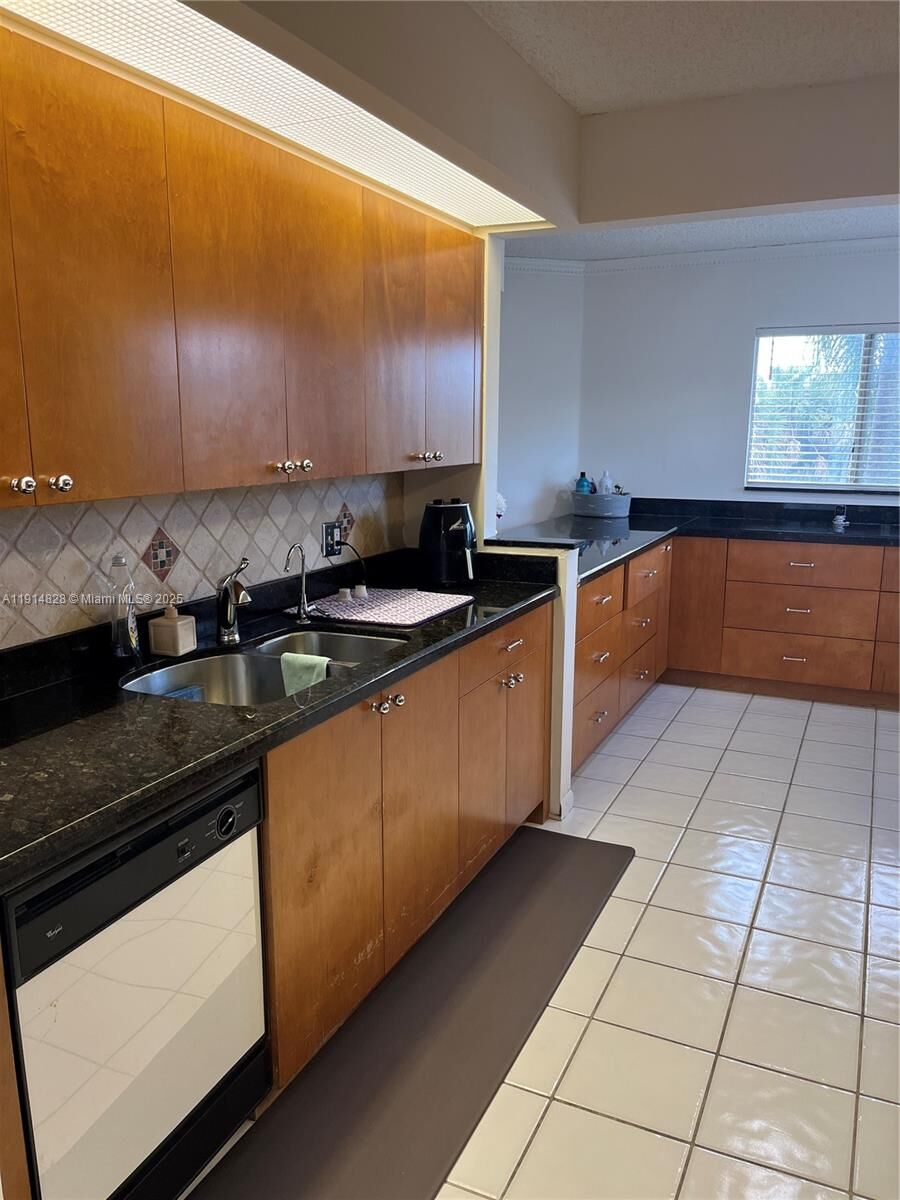 Property Photo:  1301 SW 142nd Ave 301H  FL 33027 