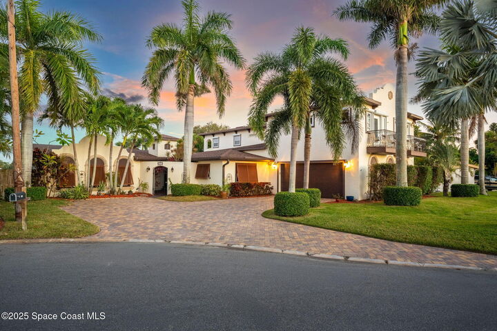 Property Photo:  337 S Point Court  FL 32937 