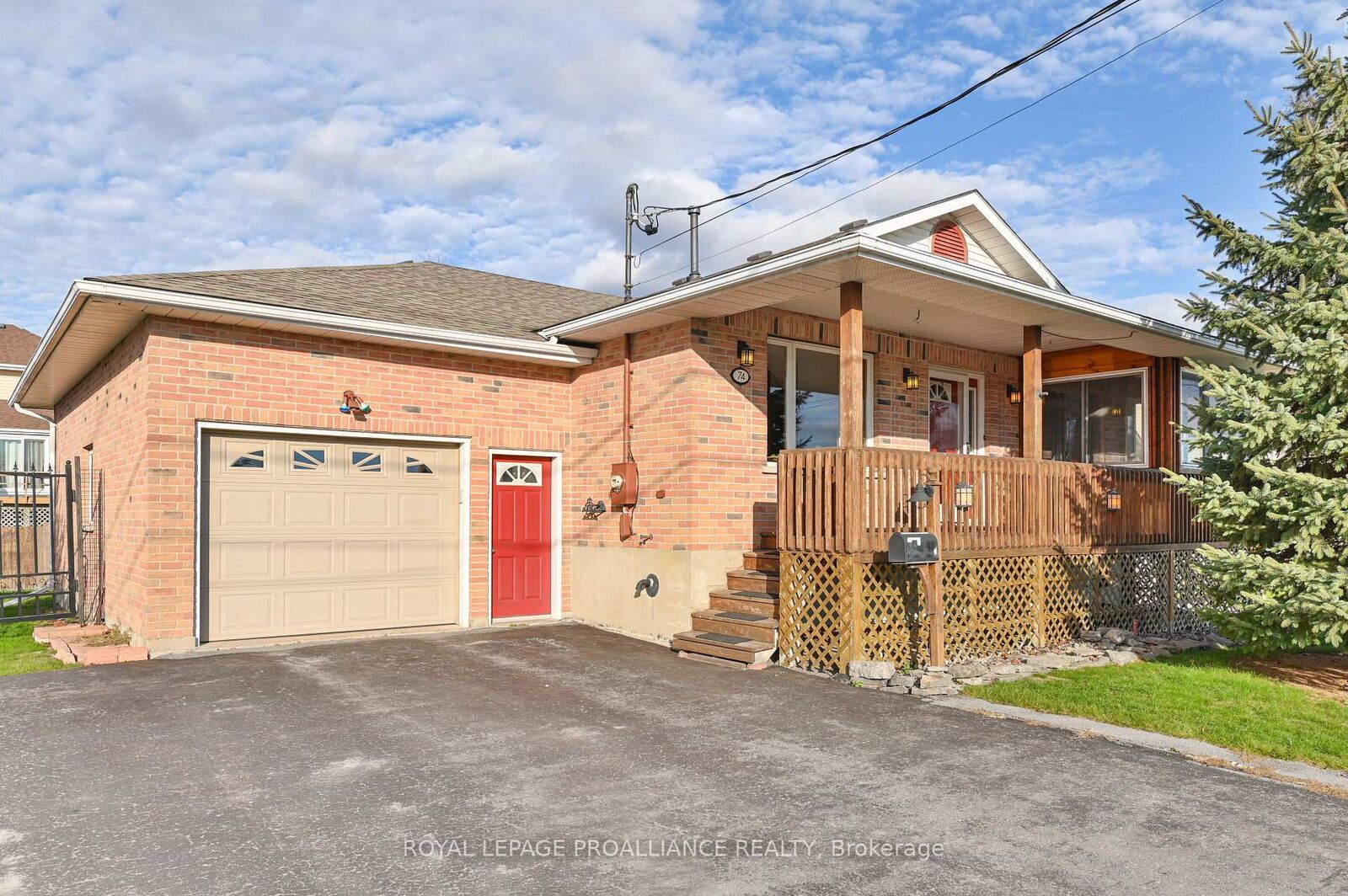 Property Photo: 74 Bay Street ON K8V 1H5