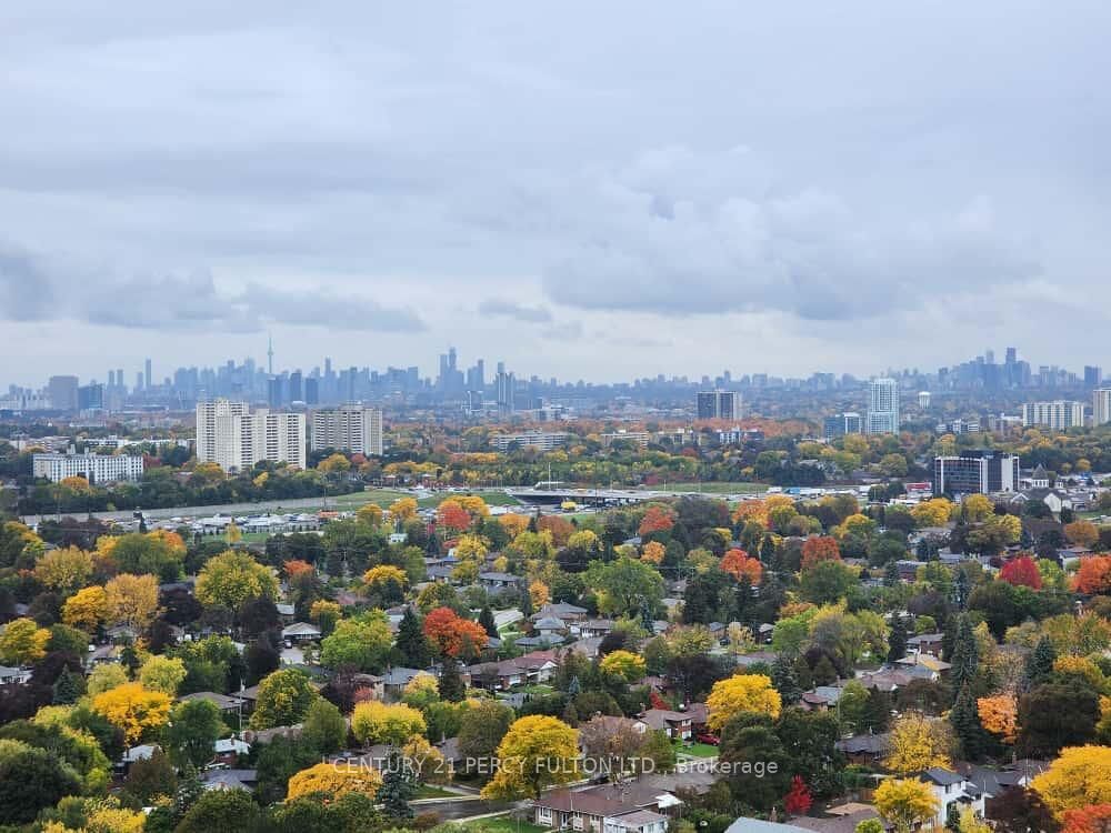 Property Photo:  3260 Sheppard Avenue E 2402  ON M1T 0B5 