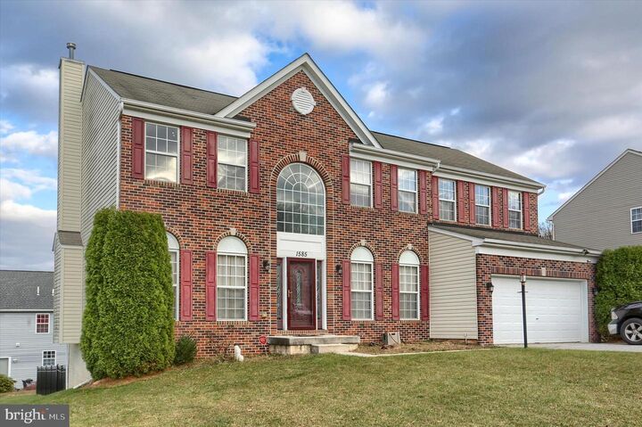 Property Photo: 1585 Pleader Lane PA 17402