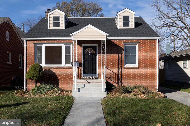 Property Photo:  7 N Purcell Avenue  VA 22601 