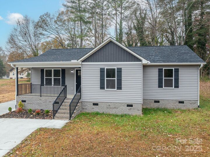 Property Photo:  519 N State Street  NC 28092 
