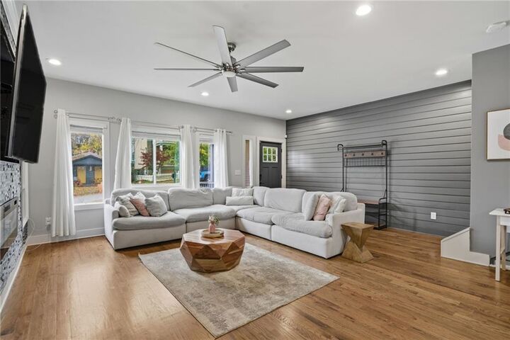 Property Photo: 160 Vanira Avenue SE A GA 30315