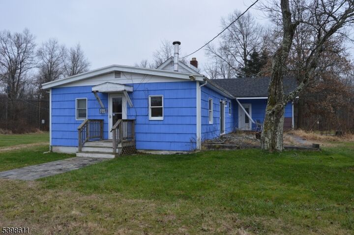 Property Photo:  92 Oak Grove Rd  NJ 08822 