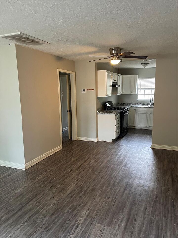 Property Photo:  10533 Barnham Street  TX 77016 