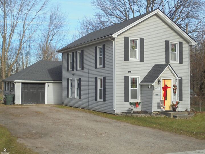 Property Photo: 13864 Hough Road MI 48002-3909