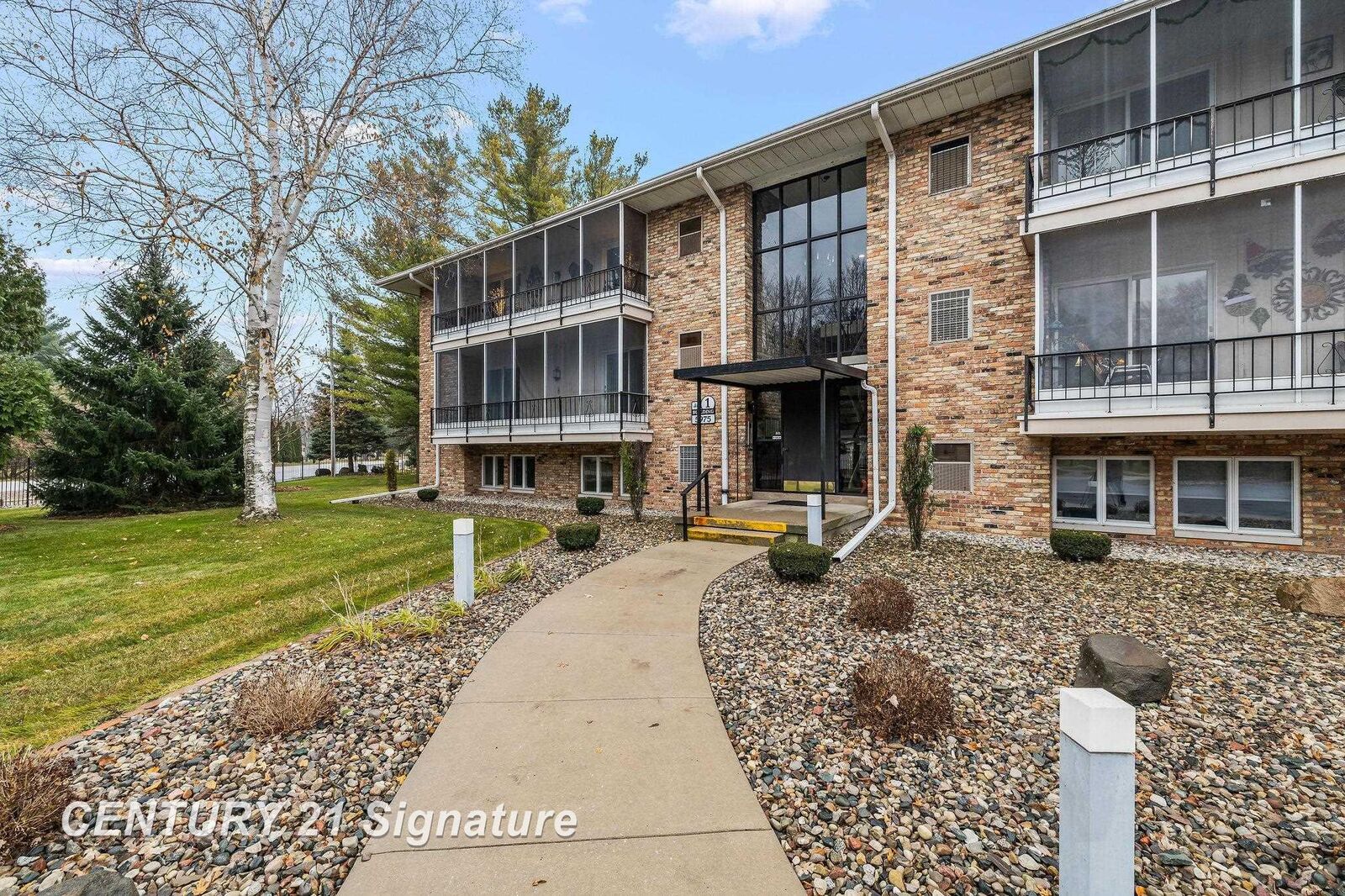 Property Photo: 5975 W Michigan Avenue MI 48638