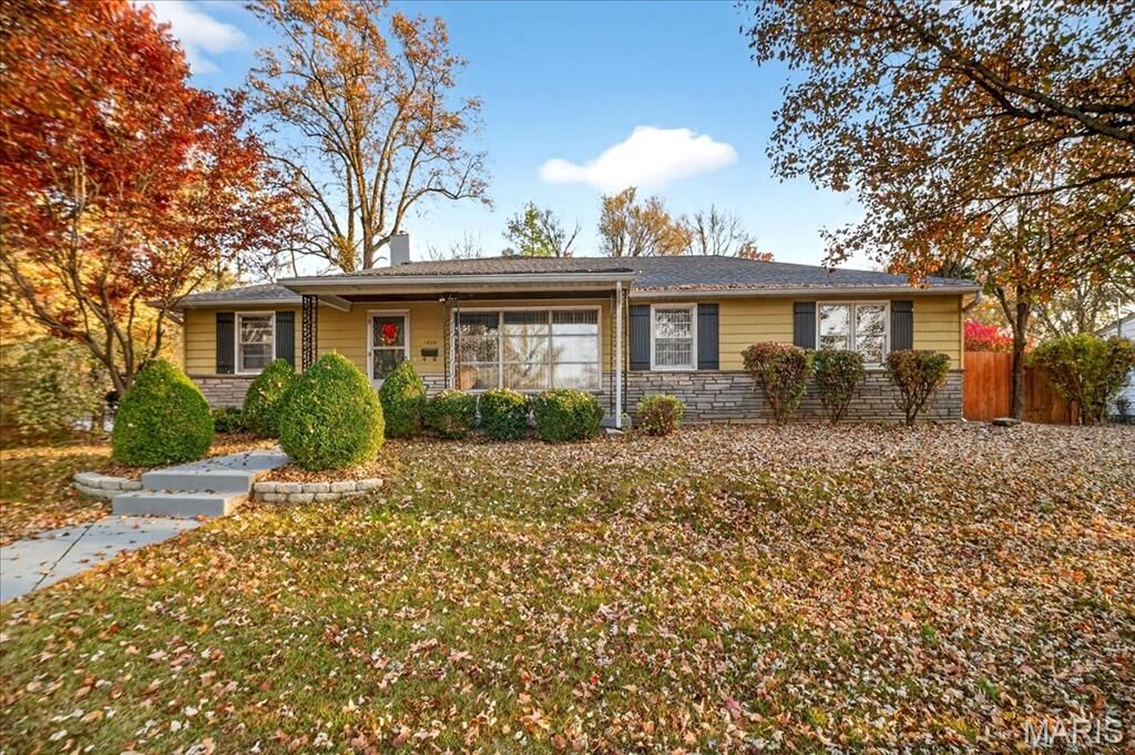 Property Photo:  1020 Hawthorn Avenue  MO 63301 