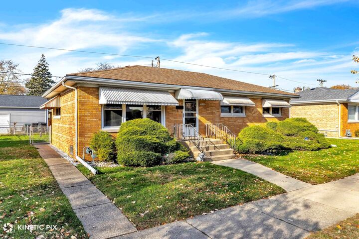 7528 Kenneth Avenue  Skokie IL 60076 photo