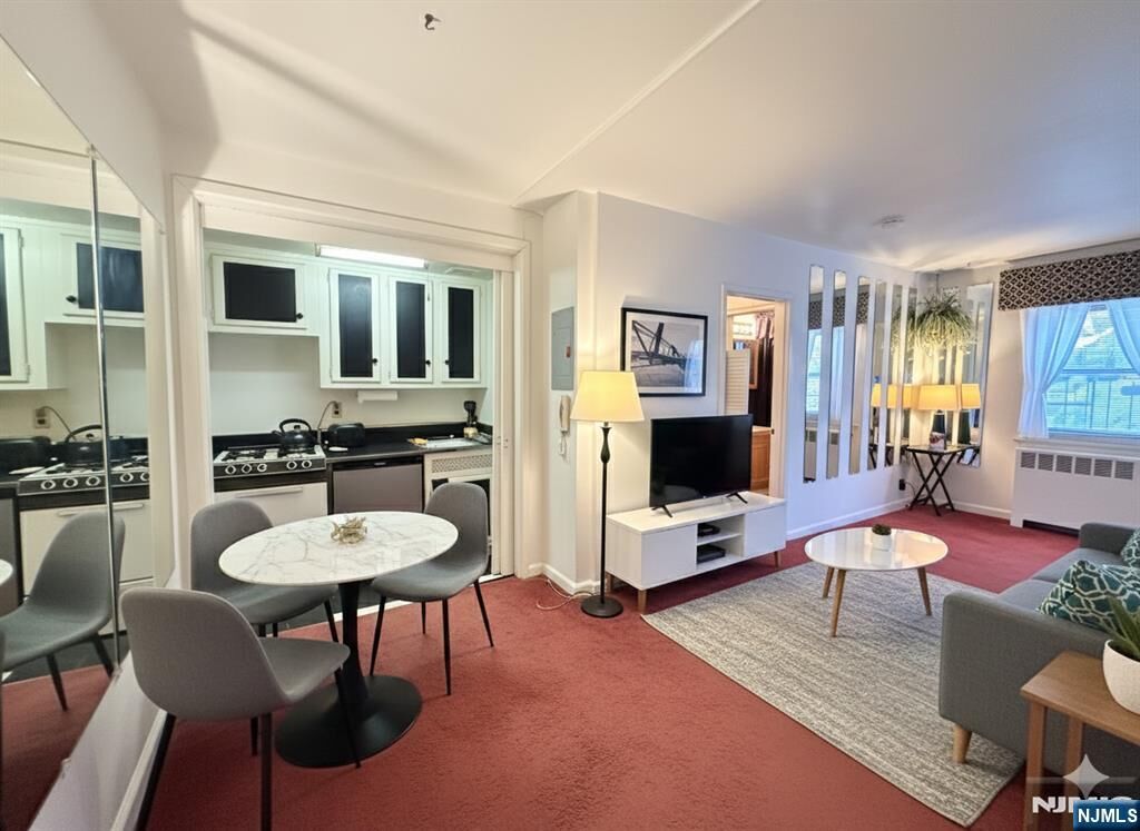 Property Photo:  3051 Edwin 3J  NJ 07024 