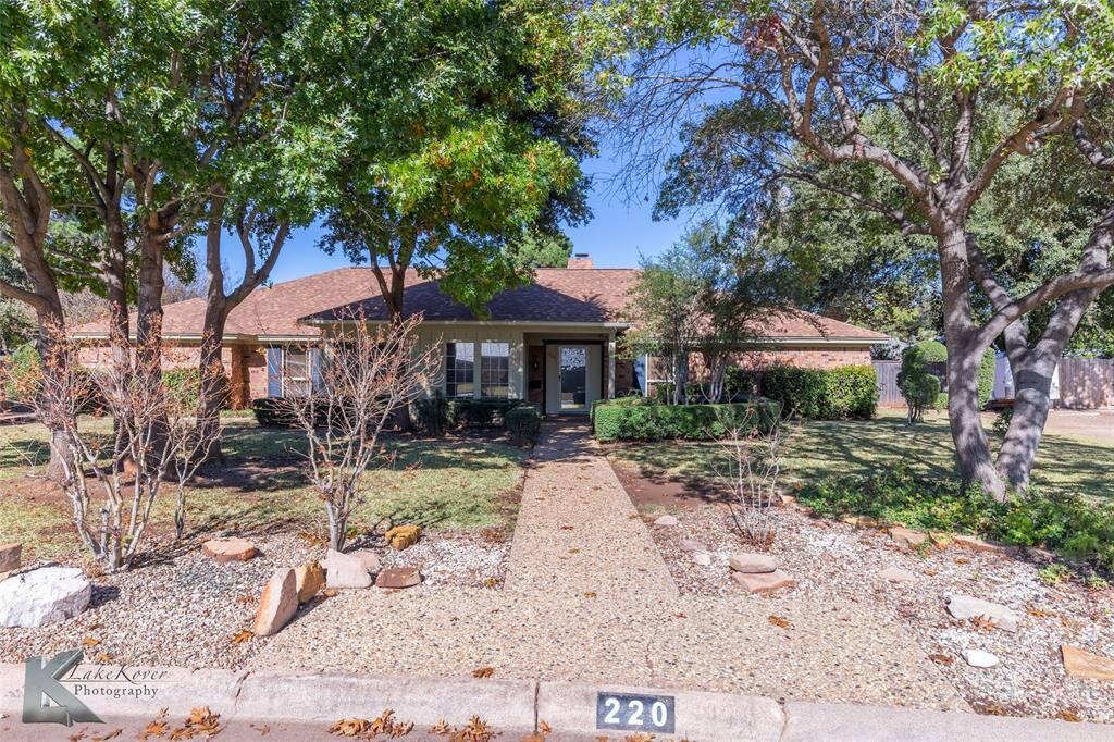 Property Photo:  220 Hedges Road  TX 79605 