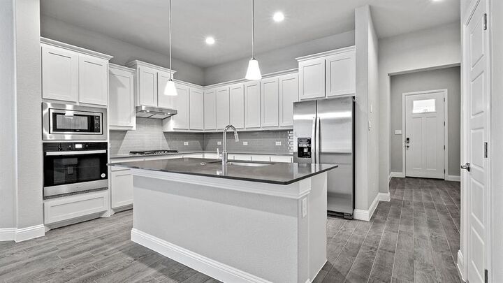 Property Photo: 2516 Goldfinch Drive TX 76205