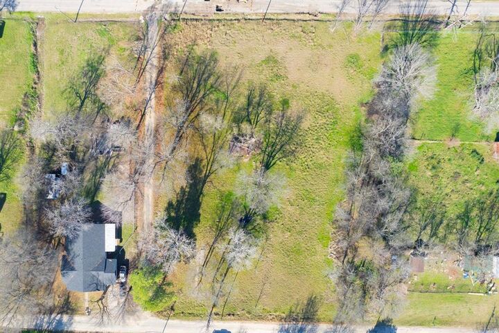 Property Photo: 151 E Beaumont Avenue TX 75432