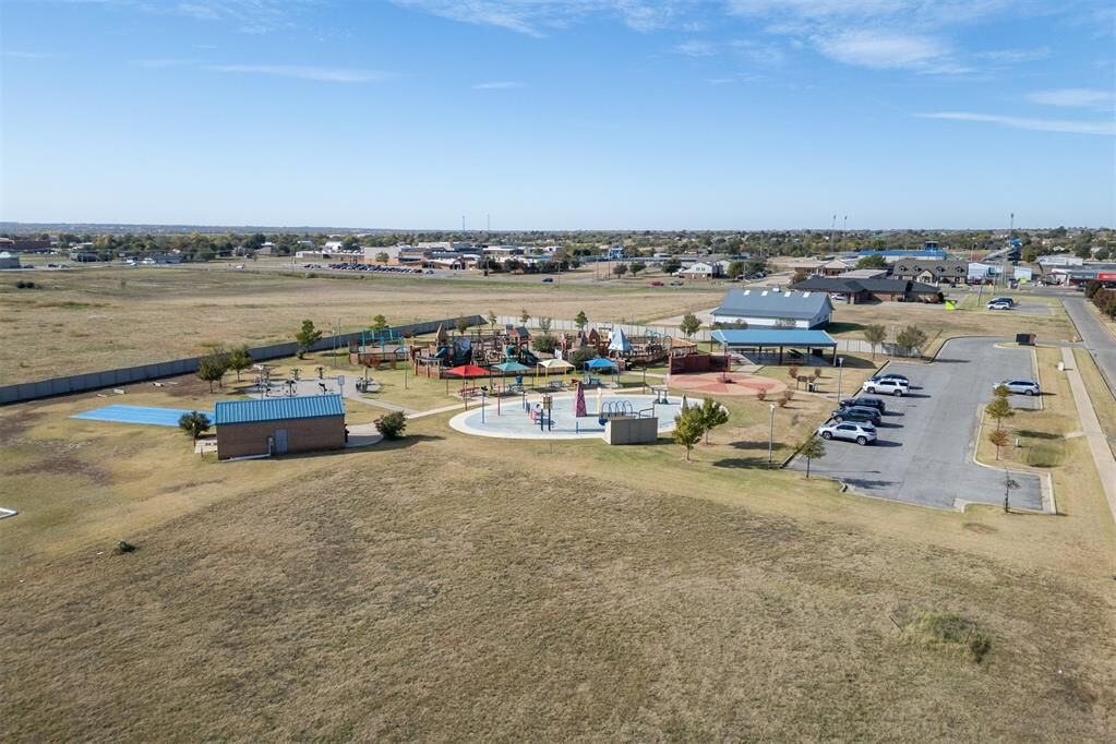 Property Photo: 1265 Mahogany Lane OK 73078