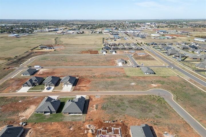 Property Photo: 1154 Mahogany Lane OK 73078