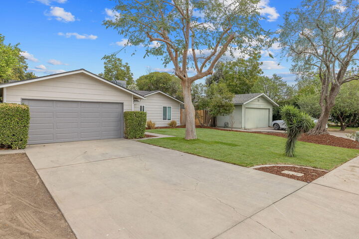 Property Photo:  4024 W Howard Avenue  CA 93277 