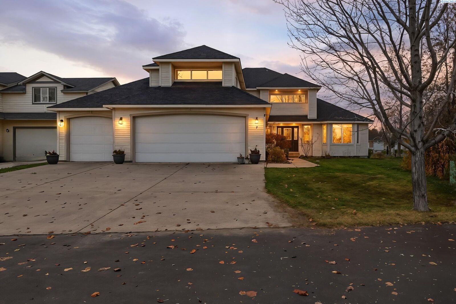 Property Photo:  7 Buttercup Ct  WA 99301 