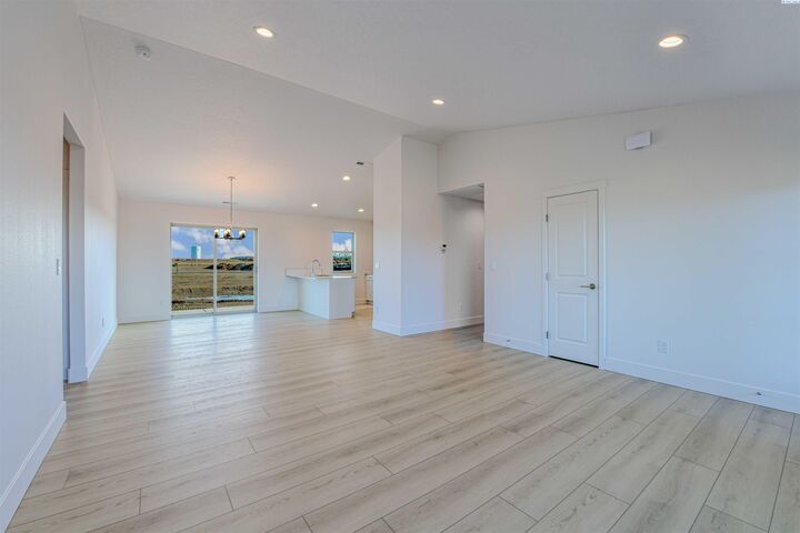 Property Photo:  6809 Bluegill Ln  WA 99301 