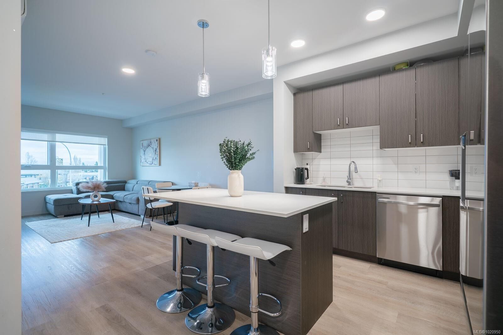 Property Photo: 140 Jensen Ave W #209 BC V9P 0H7