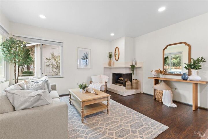 Property Photo:  1072 Agnes Court  CA 95403 