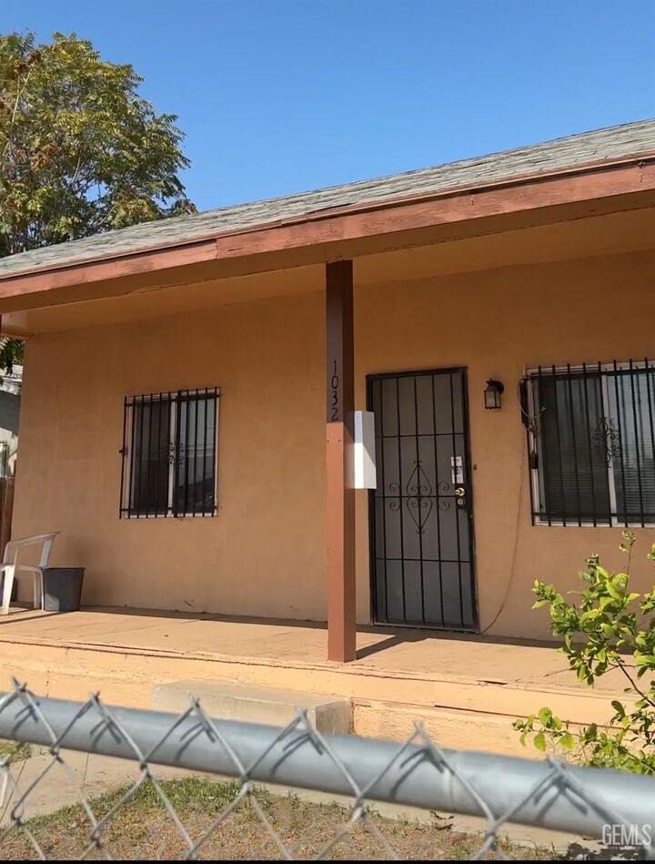 1032 E 19th Street  Bakersfield CA 93305 photo