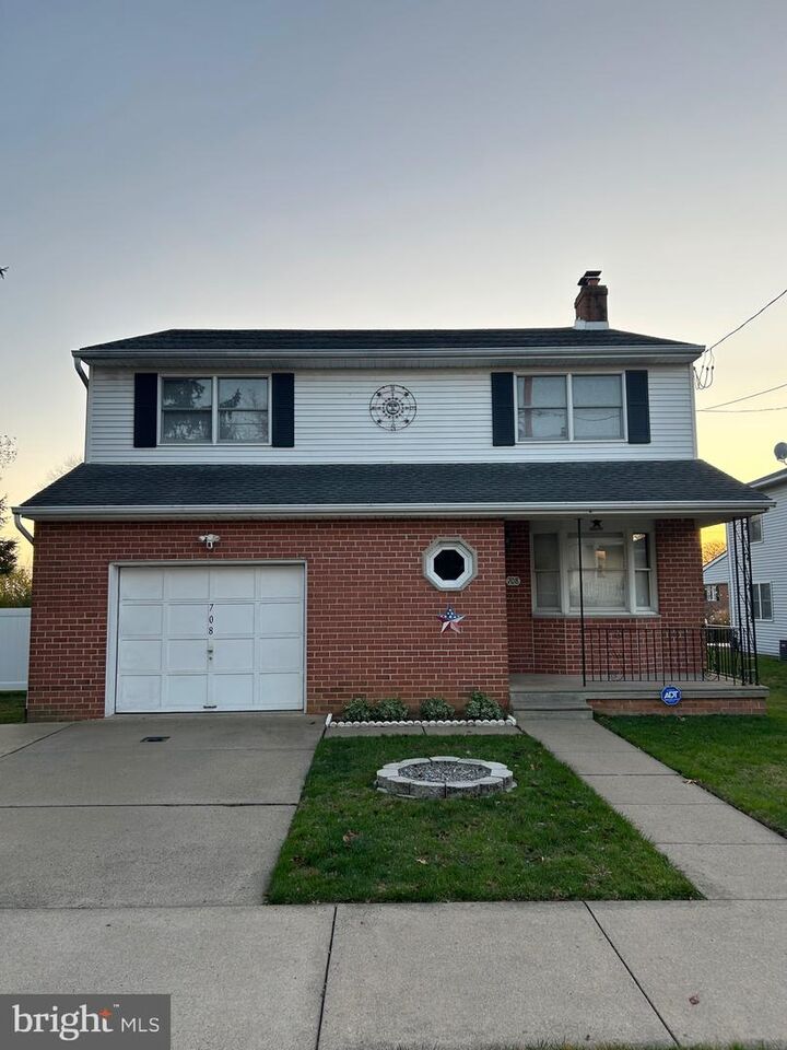 708 Hoffnagle Street  Philadelphia PA 19111 photo