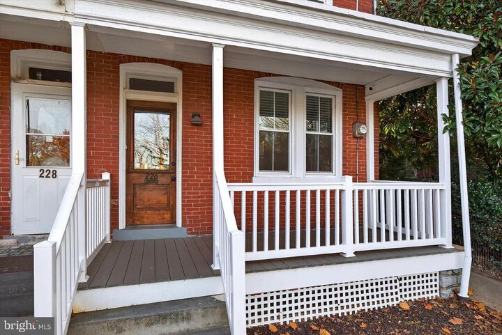 Property Photo: 226 E Lemon Street PA 17602