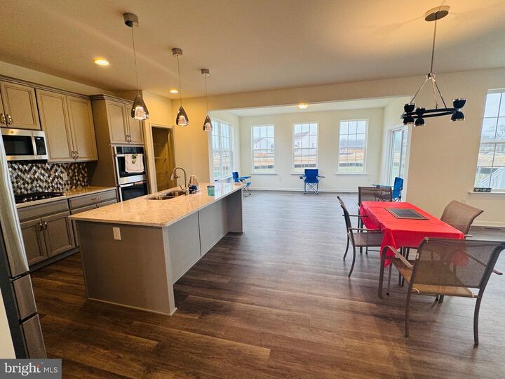 Property Photo: 309 S Thales Drive DE 19709