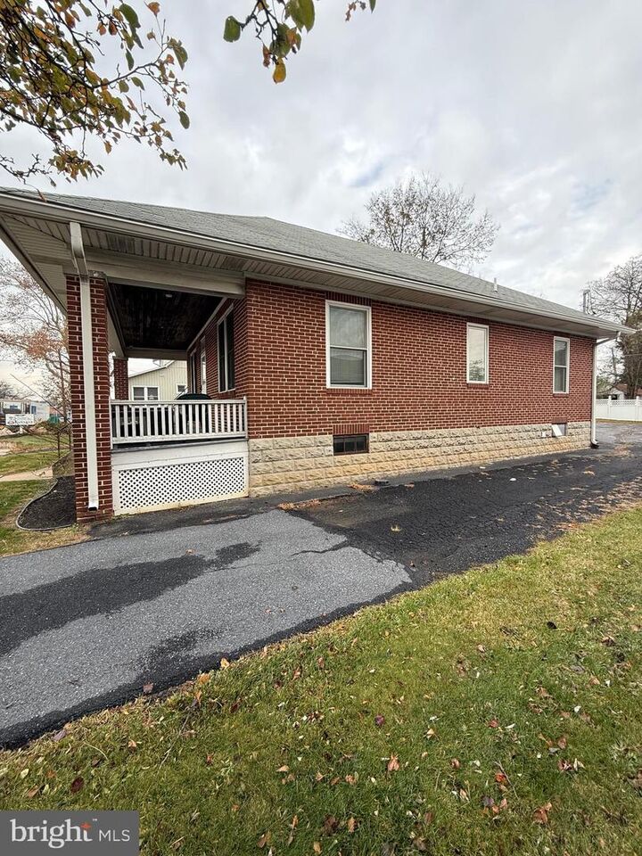 Property Photo:  165 S 32nd Street  PA 17011 