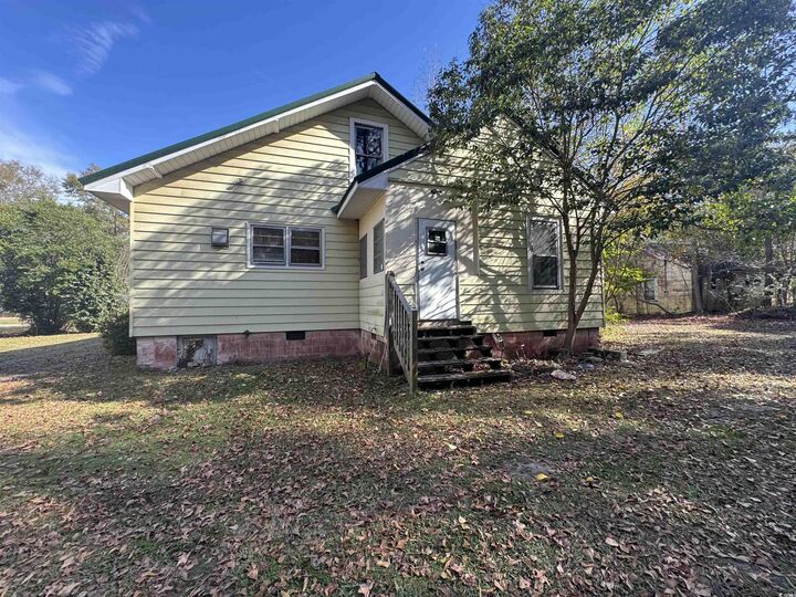 Property Photo:  602 S Leesburg St  SC 29550 