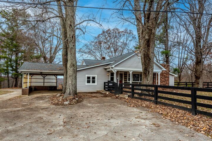 Property Photo: 5654 Wilmington Road OH 45054