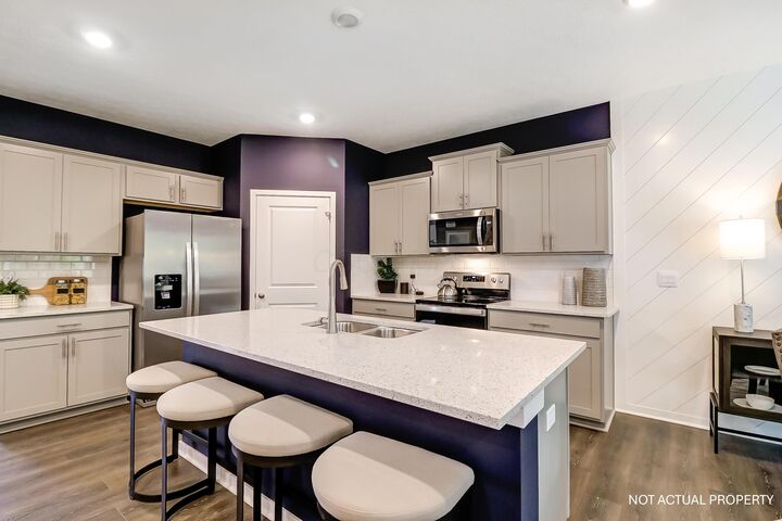 Property Photo:  1098 Hartford Lane  OH 43140 