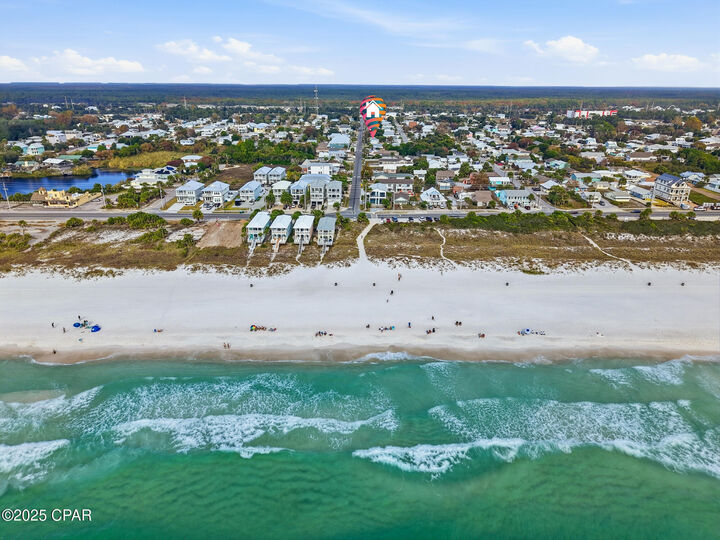 Property Photo: 208 Malaga Place FL 32413