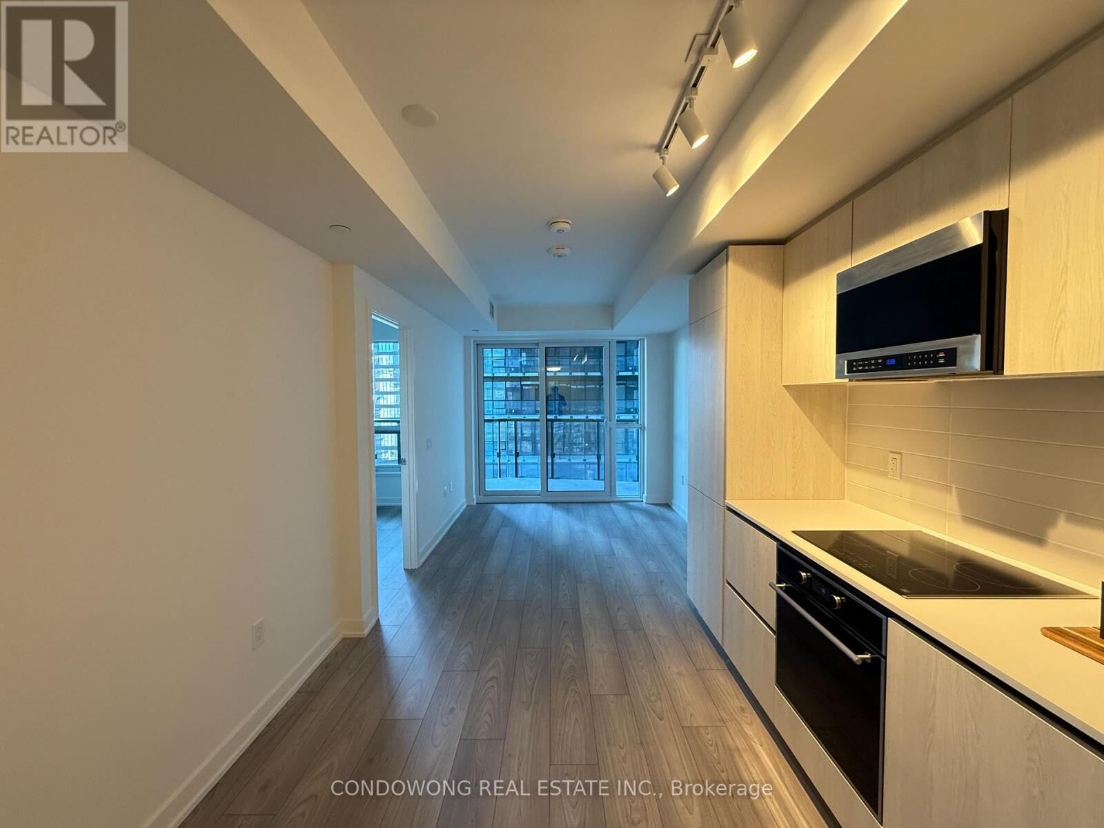 Property Photo:  120 Broadway Avenue 1106  ON M4P 0E9 