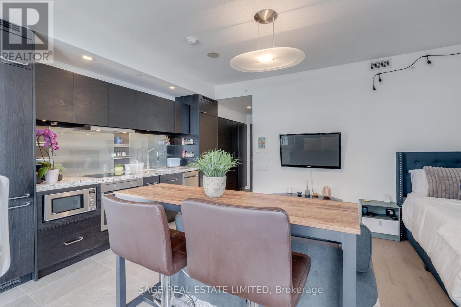 Property Photo:  45 Charles Street East 4503  ON M4Y 0B8 