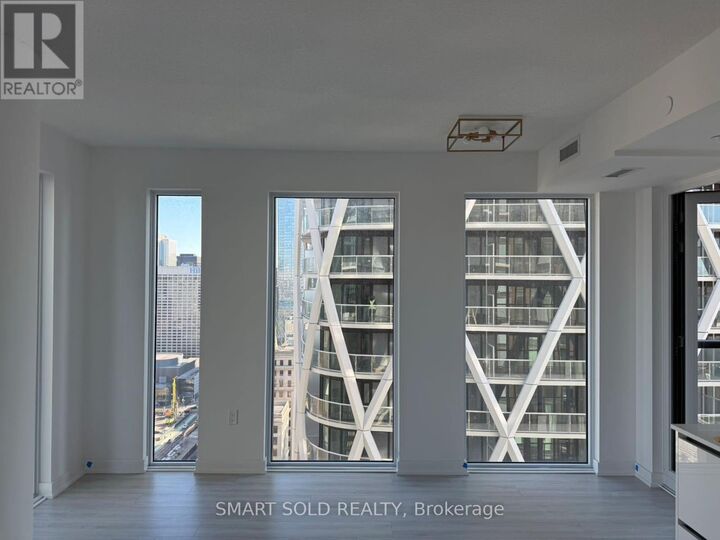 Property Photo:  238 Simcoe Street 2804  ON M5T 3B9 