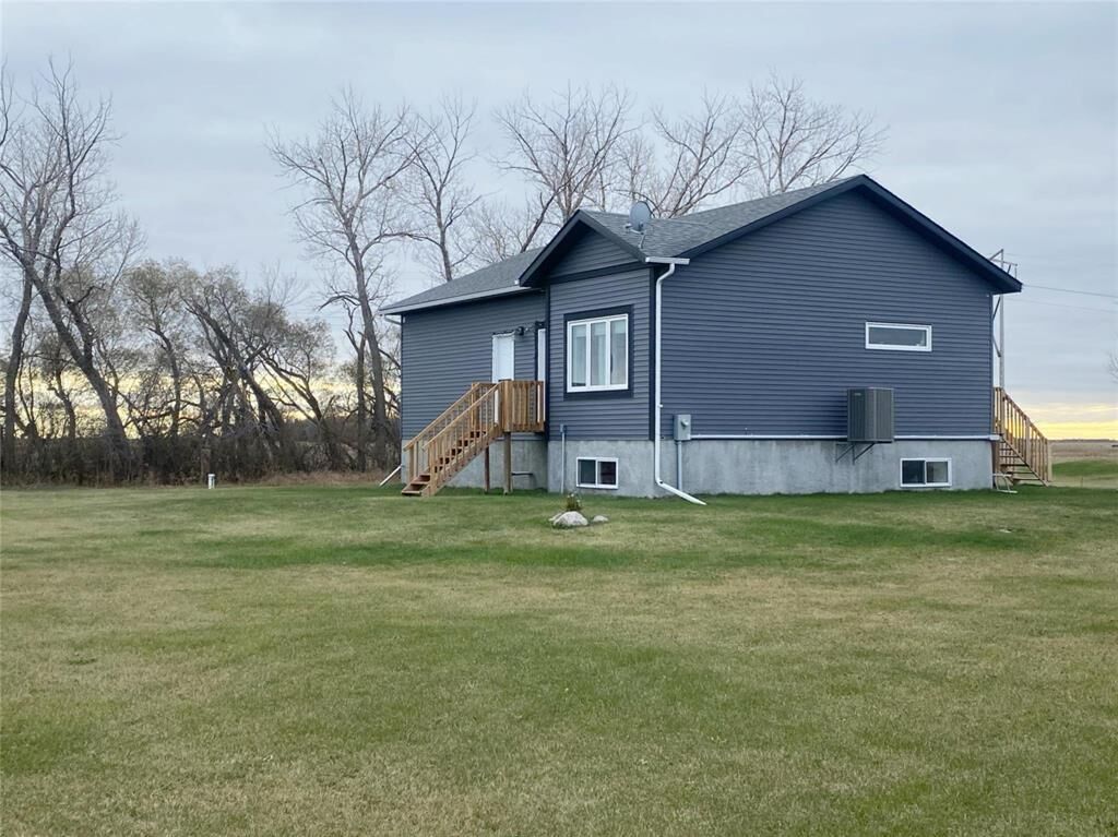 Property Photo:  55020 Pth 12 Rd 36E Highway  MB R5L 0G4 